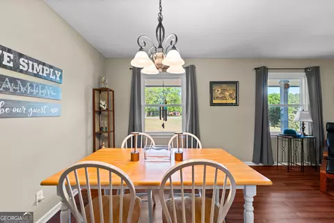 Dining - 426 Sivell Rd, Lagrange, GA 30241 photo 2 of 2