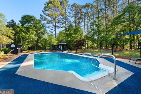 Exterior - 426 Sivell Rd, Lagrange, GA 30241 photo 8 of 13