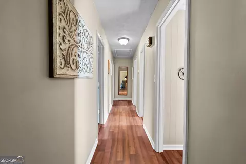 Entry Way - 426 Sivell Rd, Lagrange, GA 30241 photo 5 of 6
