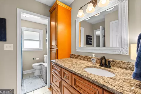 Bath - 426 Sivell Rd, Lagrange, GA 30241 photo 2 of 3
