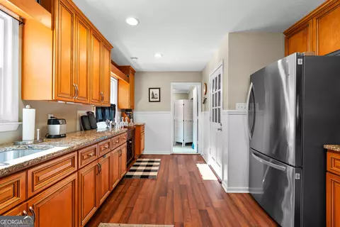 Entry Way - 426 Sivell Rd, Lagrange, GA 30241 photo 4 of 6