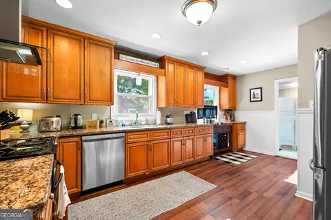 Kitchen - 426 Sivell Rd, Lagrange, GA 30241 photo 1 of 3
