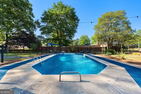 Exterior - 426 Sivell Rd, Lagrange, GA 30241 photo 9 of 13