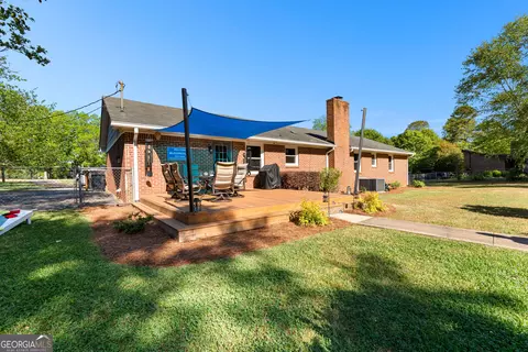 Exterior - 426 Sivell Rd, Lagrange, GA 30241 photo 7 of 13