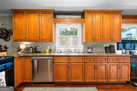 Kitchen - 426 Sivell Rd, Lagrange, GA 30241 photo 2 of 3