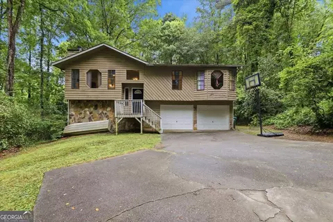 3055 Malvern Dr, Snellville, GA 30039