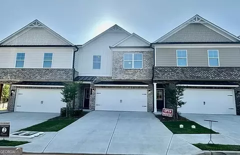15 Creekside Commons Dr, Hoschton, GA 30548