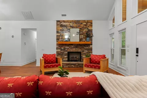 Living - 143 Taylor Len Dr, Lagrange, GA 30240 photo 1 of 2