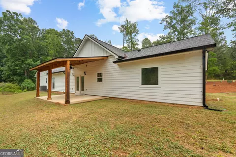 Exterior - 143 Taylor Len Dr, Lagrange, GA 30240 photo 7 of 8