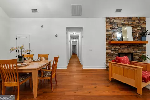 Entry Way - 143 Taylor Len Dr, Lagrange, GA 30240 photo 3 of 3