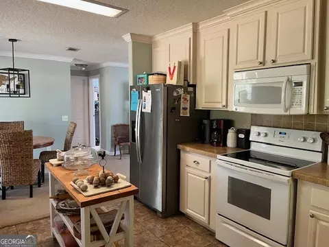Kitchen - 4338 Union Rd, Metter, GA 30439 photo 2 of 2