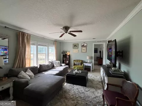 Living - 4338 Union Rd, Metter, GA 30439 photo 1 of 2