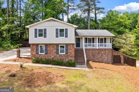 942 Hearthstone Dr, Stone Mountain, GA 30083