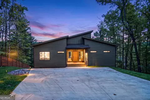 11 Falcon Dr, Blairsville, GA 30512