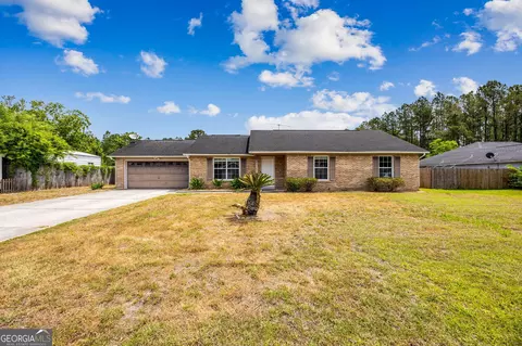 108 Huntington Dr, Kingsland, GA 31548