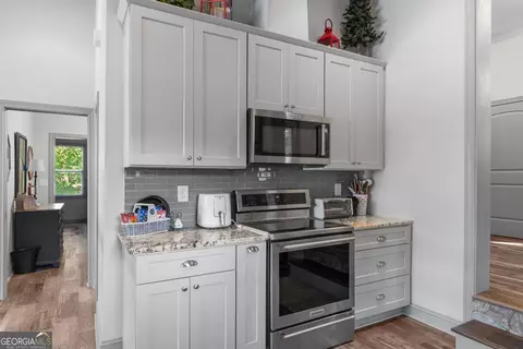 Kitchen - 254 Cochran Rd, Jackson, GA 30233 photo 2 of 2