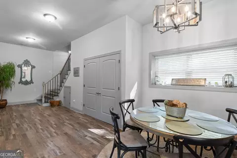 Entry Way - 254 Cochran Rd, Jackson, GA 30233 photo 3 of 5