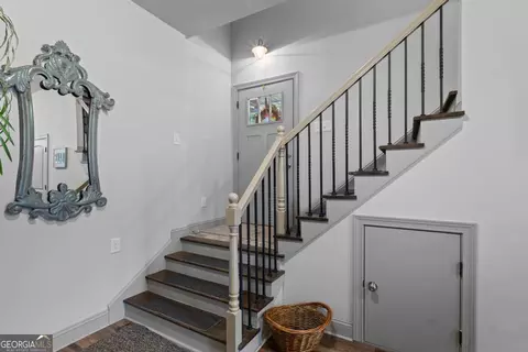 Entry Way - 254 Cochran Rd, Jackson, GA 30233 photo 2 of 5