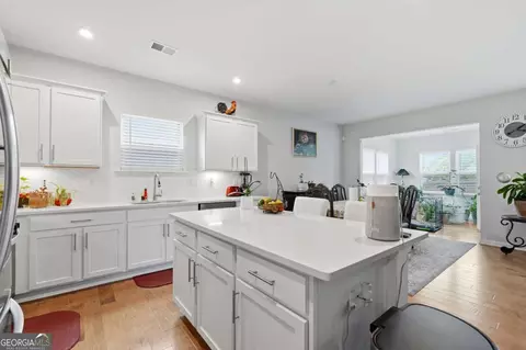 Kitchen - 711 Pineberry Ct, Grayson, GA 30017 photo 2 of 3