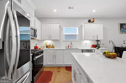 Kitchen - 711 Pineberry Ct, Grayson, GA 30017 photo 3 of 3