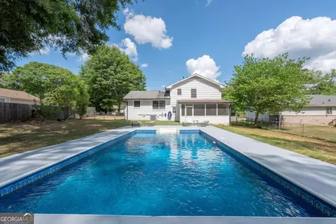 875 White Oak Ct, Lawrenceville, GA 30046