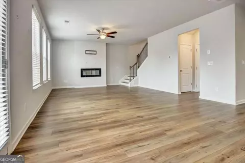Living - 417 Sawmill Trce, Hampton, GA 30228 photo 3 of 5
