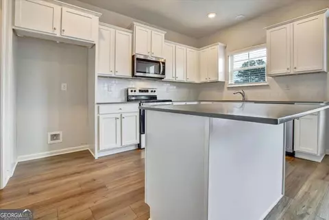 Kitchen - 417 Sawmill Trce, Hampton, GA 30228 photo 1 of 1