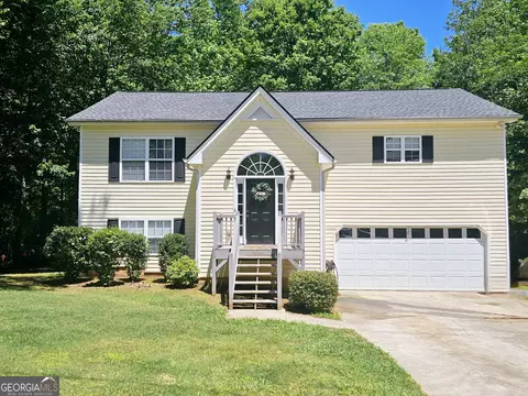 252 Emerald Pointe Dr, Carrollton, GA 30116