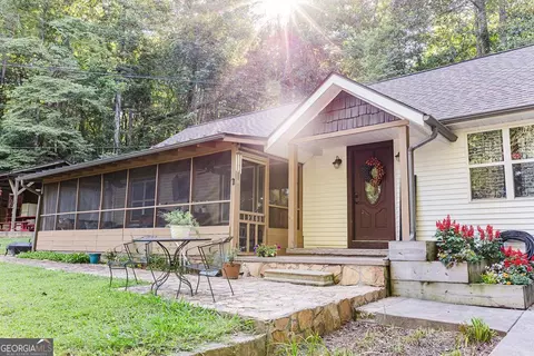 777 Williamstown Rd, Mineral Bluff, GA 30559