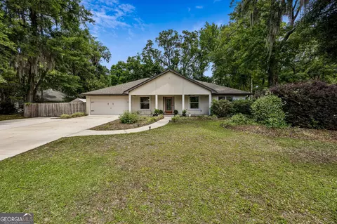 71 Sadler Cove Dr, Woodbine, GA 31569