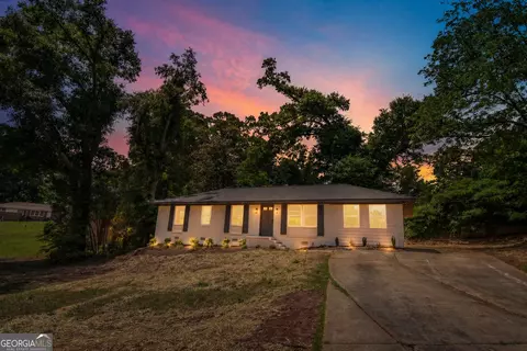1545 Oakhill Dr, Griffin, GA 30223