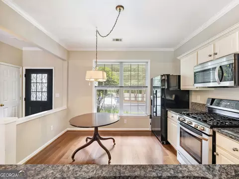 Kitchen - 3744 Berkeley Xing, Duluth, GA 30096 photo 2 of 4