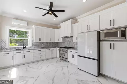 Kitchen - 861 Bailey Woods Rd, Dacula, GA 30019 photo 7 of 7