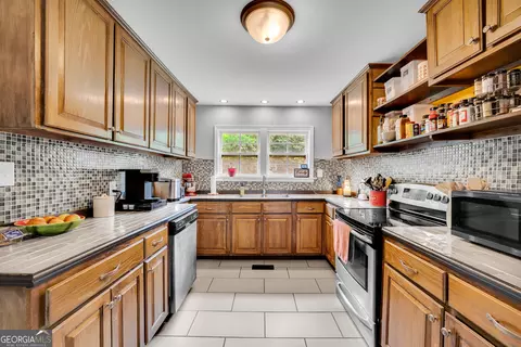 Kitchen - 5880 Highway 320, Toccoa, GA 30577 photo 1 of 2