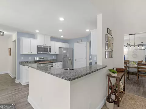 Kitchen - 119 Mylee Cv, Barnesville, GA 30204 photo 2 of 7