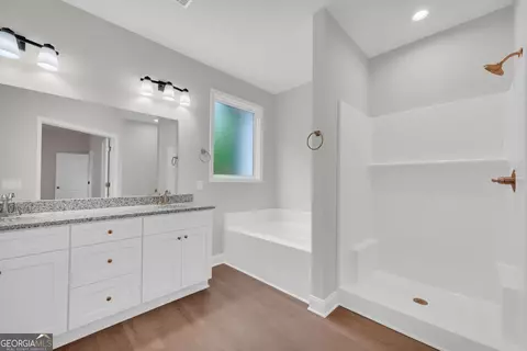 Bath - 188 Ayers Rd, Mount Airy, GA 30563 photo 1 of 5