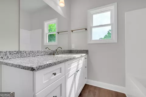 Bath - 188 Ayers Rd, Mount Airy, GA 30563 photo 4 of 5