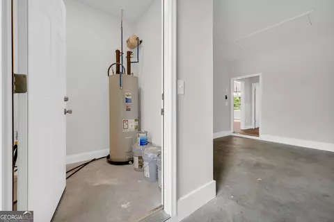 Entry Way - 188 Ayers Rd, Mount Airy, GA 30563 photo 6 of 8