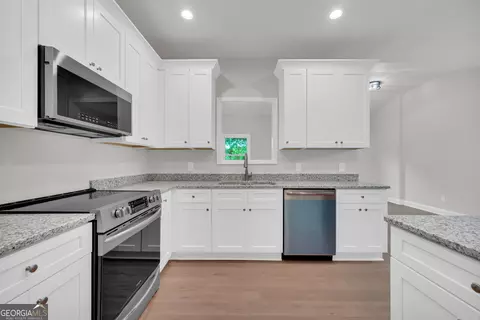 Kitchen - 188 Ayers Rd, Mount Airy, GA 30563 photo 4 of 5