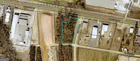 132 Ezra Taylor Rd, Lyons, GA 30436