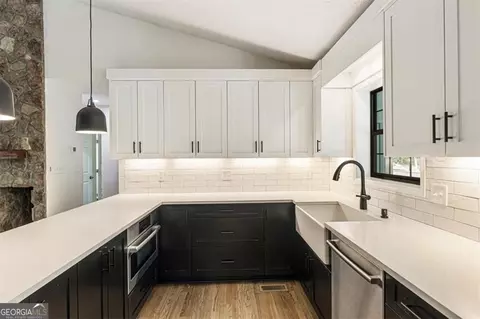 Kitchen - 190 Red Coat Pass, Jasper, GA 30143 photo 3 of 11