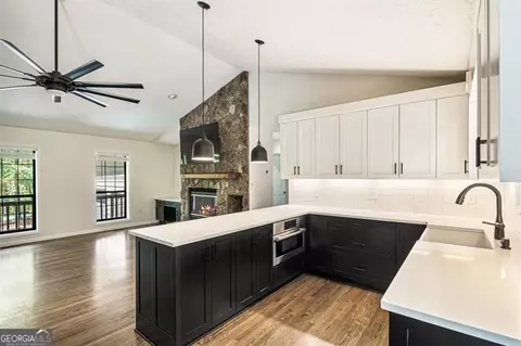 Kitchen - 190 Red Coat Pass, Jasper, GA 30143 photo 4 of 11