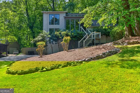 226 Watkins Glen Dr NE, Kennesaw, GA 30144