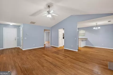 Living - 466 Raymond Dr, Winder, GA 30680 photo 4 of 4