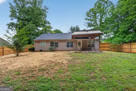 Exterior - 466 Raymond Dr, Winder, GA 30680 photo 3 of 6