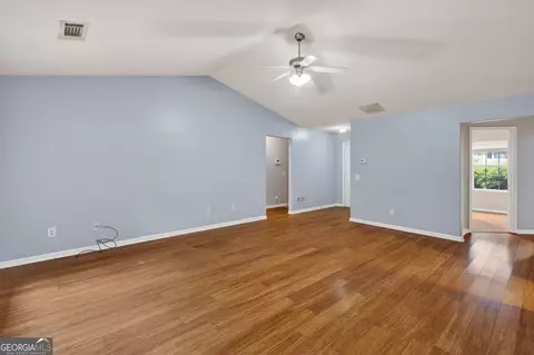Living - 466 Raymond Dr, Winder, GA 30680 photo 2 of 4