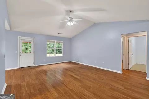 Living - 466 Raymond Dr, Winder, GA 30680 photo 3 of 4