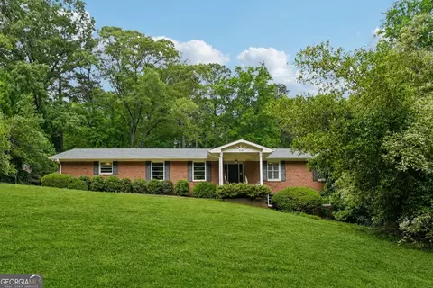 2118 Skytop Dr, Stone Mountain, GA 30087