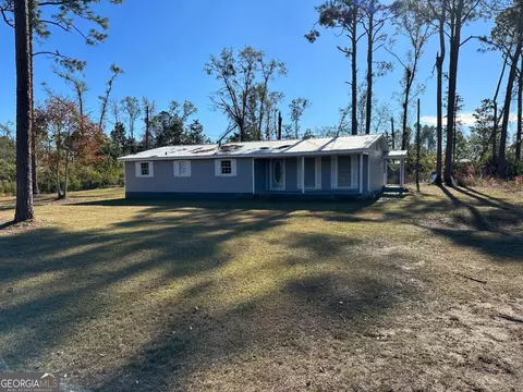 41 W Georgia Ave, Denton, GA 31532