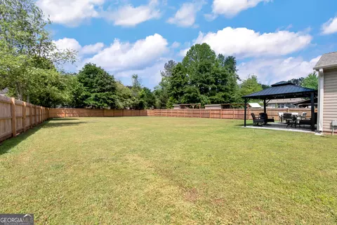 Exterior - 1424 Silvergate Way, Winder, GA 30680 photo 6 of 9